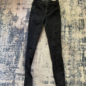 Black skinny jeans